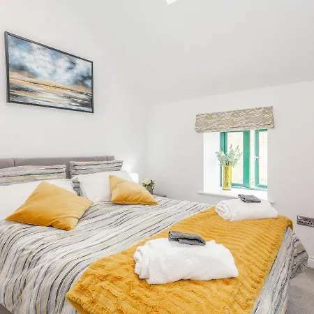 Holiday home Pogles Wood